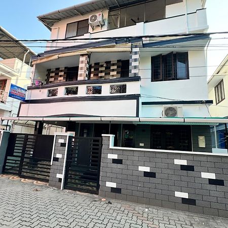 شقة Cozy Haven Kochi المظهر الخارجي الصورة